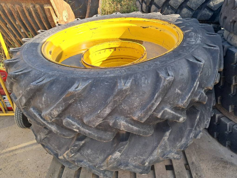 Record 12.4-36 - Wheels and tires for Construction machinery: picture 1 Record 12.4-36 - Wheels and tires for Construction machinery: picture 1