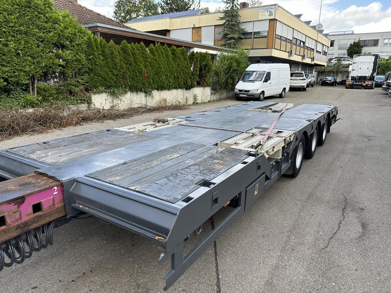 Broshuis Tele Semi Tieflader Luft 4.5 m auszieh u. 3 m verb Tele Semi Tieflader Luft 4.5 m auszieh u. 3 m verbreiterb. - Low loader semi-trailer: picture 5 Broshuis Tele Semi Tieflader Luft 4.5 m auszieh u. 3 m verb Tele Semi Tieflader Luft 4.5 m auszieh u. 3 m verbreiterb. - Low loader semi-trailer: picture 5