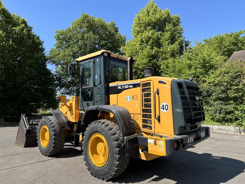 Hyundai HL730-9A 4X4 Radlader Mulch-/Klappschaufel KLIMA A HL730-9A 4X4 Radlader Mulch-/Klappschaufel KLIMA A/C - Wheel loader: picture 4 Hyundai HL730-9A 4X4 Radlader Mulch-/Klappschaufel KLIMA A HL730-9A 4X4 Radlader Mulch-/Klappschaufel KLIMA A/C - Wheel loader: picture 4
