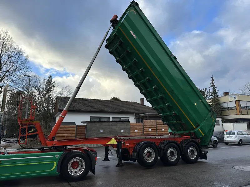 Kempf SKM 35/3 Hardox 31 m³ Lift ALCOA SKM 35/3 Hardox 31 m³ Lift ALCOA - Tipper semi-trailer: picture 3 Kempf SKM 35/3 Hardox 31 m³ Lift ALCOA SKM 35/3 Hardox 31 m³ Lift ALCOA - Tipper semi-trailer: picture 3