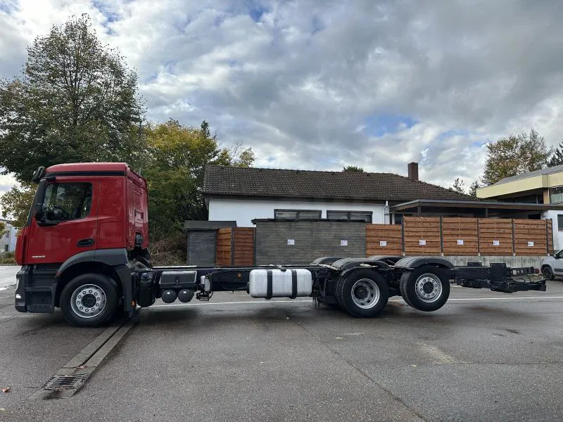 Mercedes-Benz 2532 LL 6x2 LANGES Fahrgestell Intarder Lenkachse 2532 LL 6x2 LANGES Fahrgestell Intarder Lenkachse 2532 LL 6x2 LANGES Fahrgeste - Cab chassis truck: picture 2 Mercedes-Benz 2532 LL 6x2 LANGES Fahrgestell Intarder Lenkachse 2532 LL 6x2 LANGES Fahrgestell Intarder Lenkachse 2532 LL 6x2 LANGES Fahrgeste - Cab chassis truck: picture 2