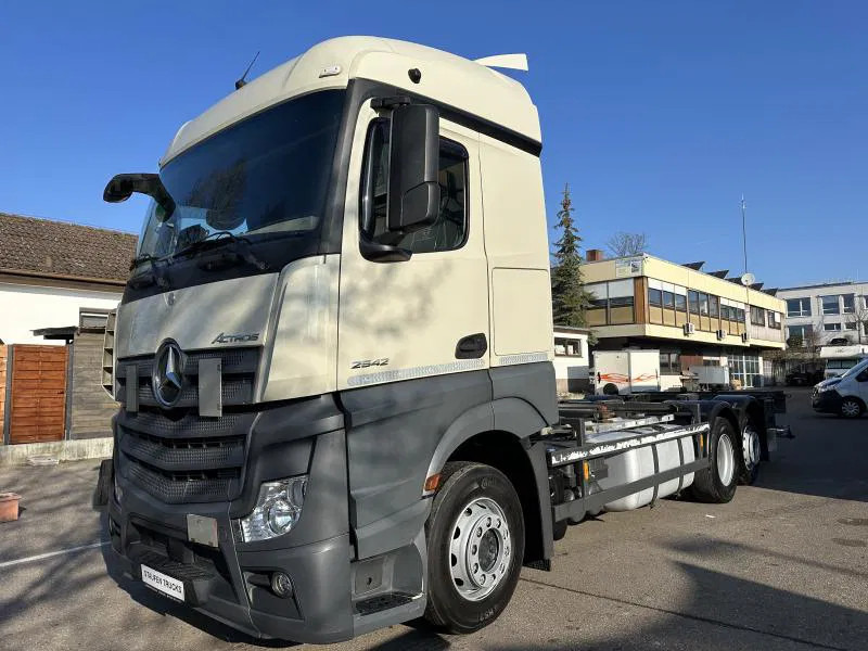 Mercedes-Benz Actros 2542 LL BDF Standard 6x2 LBW - Container transporter/ Swap body truck: picture 1 Mercedes-Benz Actros 2542 LL BDF Standard 6x2 LBW - Container transporter/ Swap body truck: picture 1