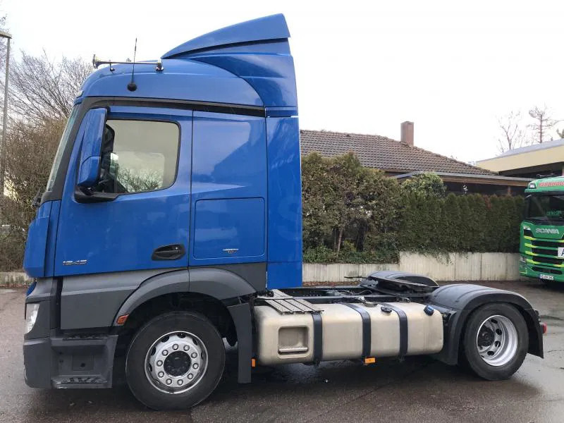 Mercedes-Benz Actros 1845 LS LOW MEGA Streamspace Intarder - Tractor unit: picture 1 Mercedes-Benz Actros 1845 LS LOW MEGA Streamspace Intarder - Tractor unit: picture 1