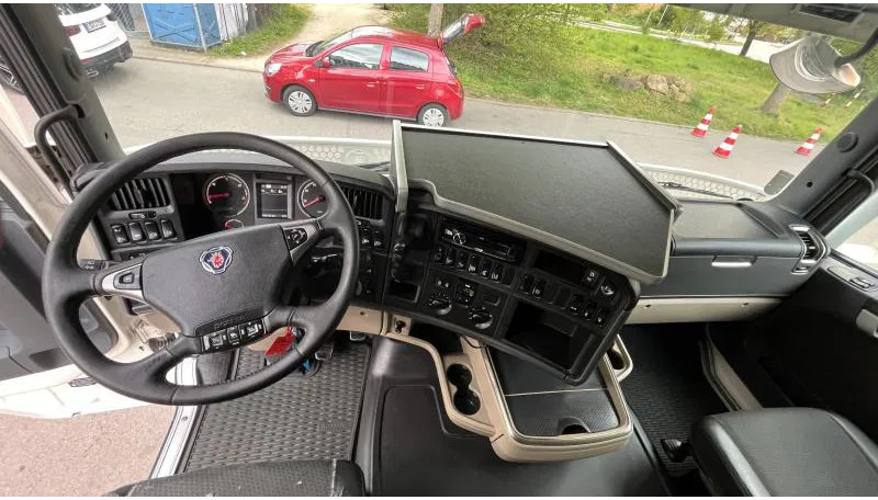 Tractor unit Scania R520 V8 Topline Standard Intarder E6: picture 17