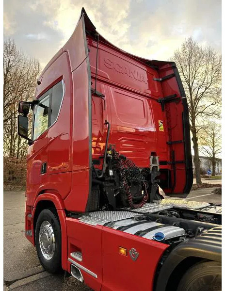 Scania S580 V8 6X2/4 TOPZUSTAND! Intarder*E6* - Tractor unit: picture 4 Scania S580 V8 6X2/4 TOPZUSTAND! Intarder*E6* - Tractor unit: picture 4