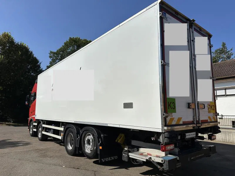 Volvo FH 16 550XL*8x2*Tief Kühlkoffer*ThermoKing*LBW - Refrigerator truck: picture 3 Volvo FH 16 550XL*8x2*Tief Kühlkoffer*ThermoKing*LBW - Refrigerator truck: picture 3