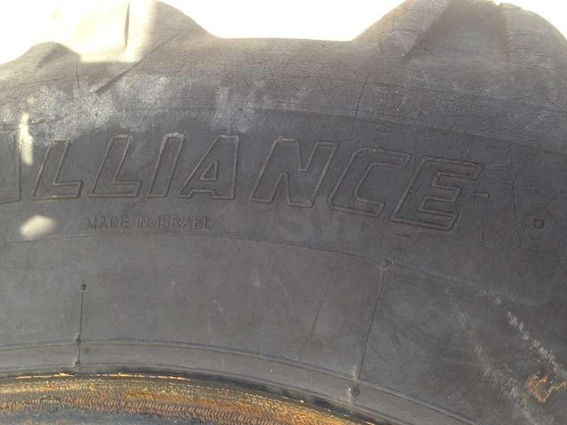 PNEUS 16,9 /14 -28 - Tire for Construction machinery: picture 3 PNEUS 16,9 /14 -28 - Tire for Construction machinery: picture 3