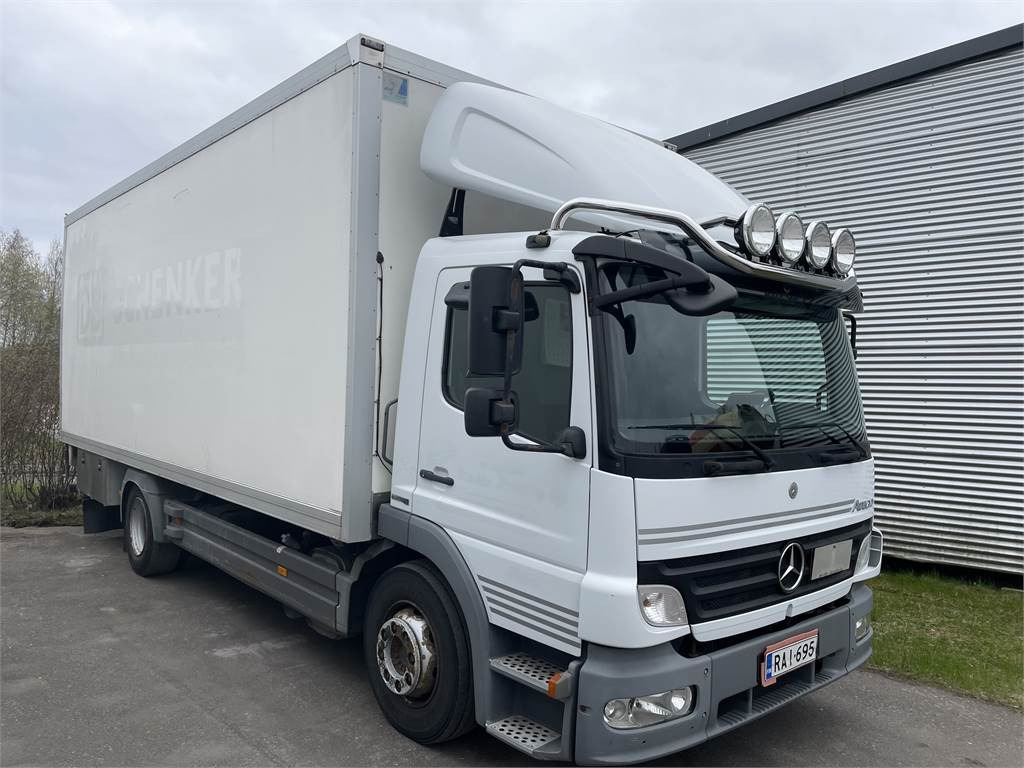Mercedes-Benz ATEGO 1524L/42 - Box truck: picture 2 Mercedes-Benz ATEGO 1524L/42 - Box truck: picture 2