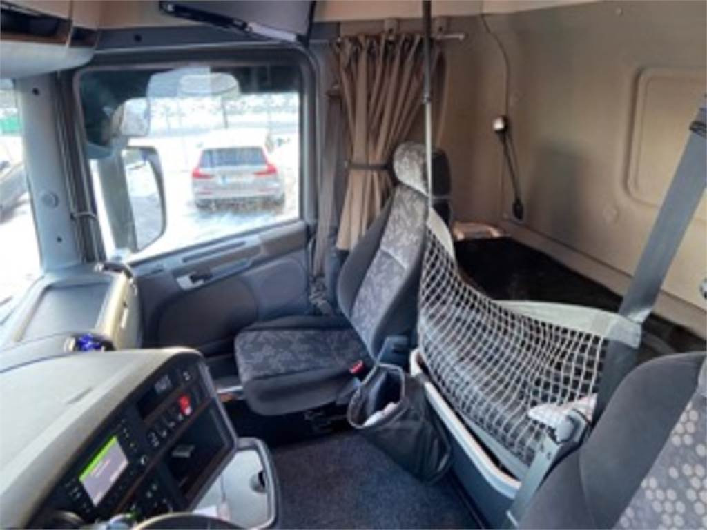 Scania R 490 - Tractor unit: picture 5 Scania R 490 - Tractor unit: picture 5