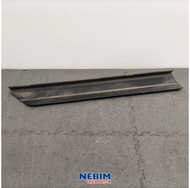 Renault Renault - 7482633051 - Side skirts extension - Spare parts for Truck: picture 2 Renault Renault - 7482633051 - Side skirts extension - Spare parts for Truck: picture 2