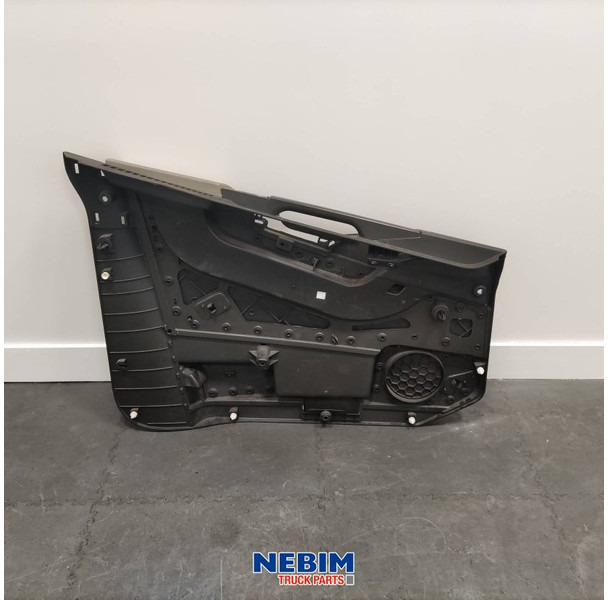 Volvo Volvo - 82909849 - Portierpaneel rechts FH4 - Spare parts for Truck: picture 2 Volvo Volvo - 82909849 - Portierpaneel rechts FH4 - Spare parts for Truck: picture 2