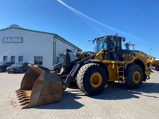 John Deere 744 P MIETE / RENTAL (12002124) - Wheel loader: picture 1 John Deere 744 P MIETE / RENTAL (12002124) - Wheel loader: picture 1