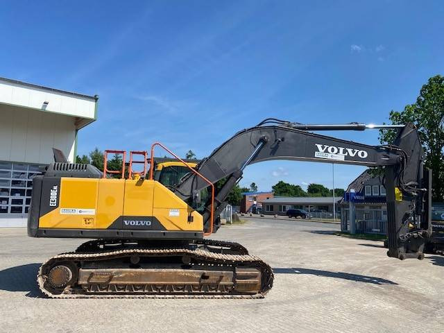 Volvo EC 300 E NL new engine MIETE / RENTAL (12002174) - Crawler excavator: picture 5 Volvo EC 300 E NL new engine MIETE / RENTAL (12002174) - Crawler excavator: picture 5