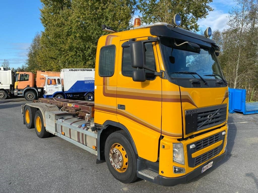 Volvo FH 13 420 - Skip loader truck: picture 2 Volvo FH 13 420 - Skip loader truck: picture 2