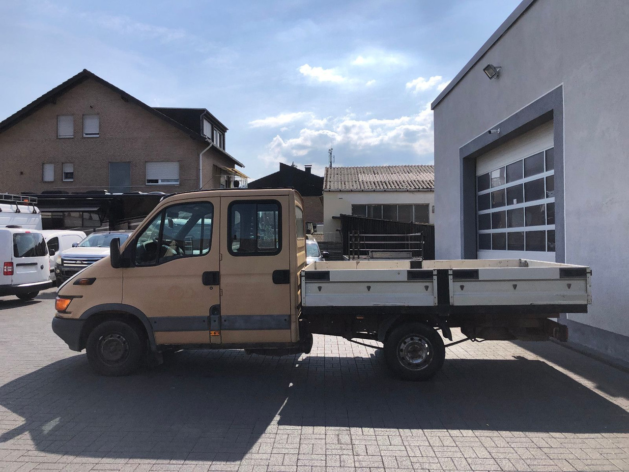 Iveco Daily 2.8 - 33 L 11 DoKa TÜV 3-2026 - Flatbed van, Combi van: picture 5 Iveco Daily 2.8 - 33 L 11 DoKa TÜV 3-2026 - Flatbed van, Combi van: picture 5
