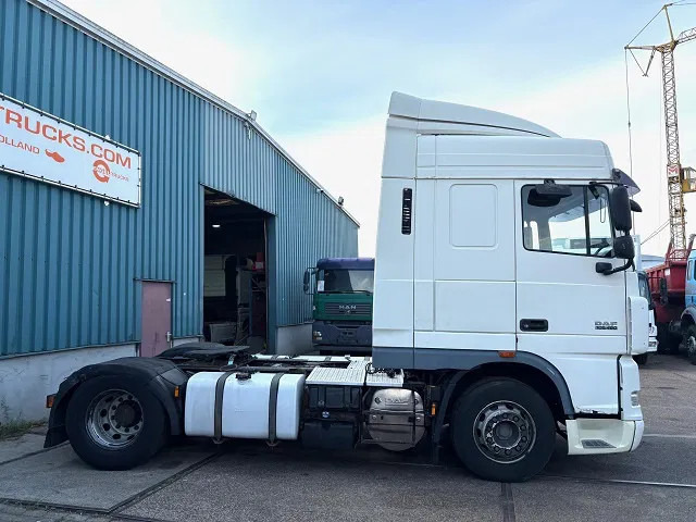 DAF XF 105.460 SPACECAB (ZF-MANUAL GEARBOX / 2x DIESELTANK / MX-ENGINE BRAKE / AIRCONDITIONING / FRIDGE / ETC. - Tractor unit: picture 4 DAF XF 105.460 SPACECAB (ZF-MANUAL GEARBOX / 2x DIESELTANK / MX-ENGINE BRAKE / AIRCONDITIONING / FRIDGE / ETC. - Tractor unit: picture 4