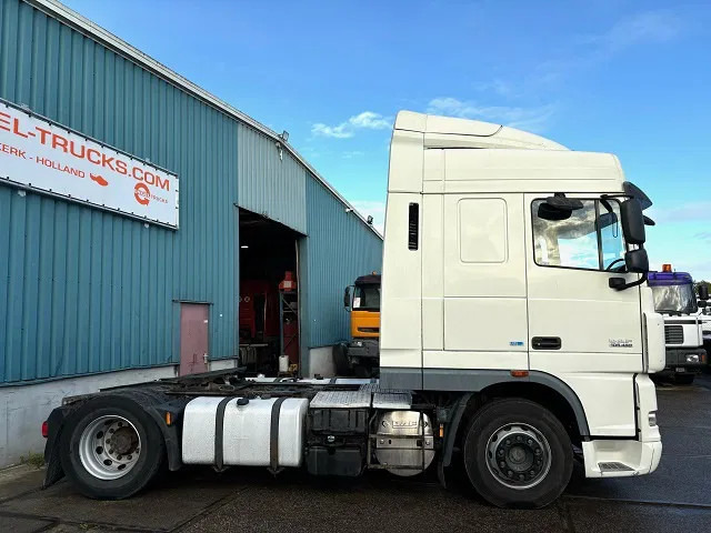 DAF XF 105.460 SPACECAB (ZF MANUAL GEARBOX / MX-BRAKE / 870+430 LITER TANK / EURO 5 EEV / AIRCONDITIONING / FRIDGE) - Tractor unit: picture 4 DAF XF 105.460 SPACECAB (ZF MANUAL GEARBOX / MX-BRAKE / 870+430 LITER TANK / EURO 5 EEV / AIRCONDITIONING / FRIDGE) - Tractor unit: picture 4