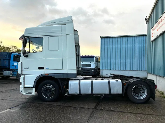 DAF XF 105.460 SPACECAB (ZF MANUAL GEARBOX / MX-BRAKE / 870+430 LITER TANK / EURO 5 EEV / AIRCONDITIONING / FRIDGE) - Tractor unit: picture 5 DAF XF 105.460 SPACECAB (ZF MANUAL GEARBOX / MX-BRAKE / 870+430 LITER TANK / EURO 5 EEV / AIRCONDITIONING / FRIDGE) - Tractor unit: picture 5
