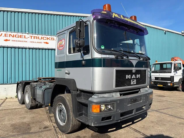 MAN 26.372 DFS 6x4 FULL STEEL TRACTOR (MANUAL GEARBOX / FULL STEEL SUSPENSION / REDUCTION AXLES) - Tractor unit: picture 2 MAN 26.372 DFS 6x4 FULL STEEL TRACTOR (MANUAL GEARBOX / FULL STEEL SUSPENSION / REDUCTION AXLES) - Tractor unit: picture 2