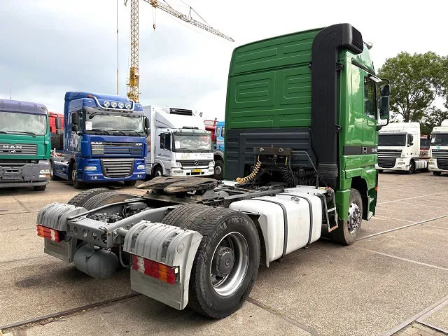 Mercedes-Benz Actros 1848 V8 MEGASPACE (EPS WITH CLUTCH (3 PEDALS) / REDUCTION AXLE / FRIDGE / ETC.) - Tractor unit: picture 3 Mercedes-Benz Actros 1848 V8 MEGASPACE (EPS WITH CLUTCH (3 PEDALS) / REDUCTION AXLE / FRIDGE / ETC.) - Tractor unit: picture 3