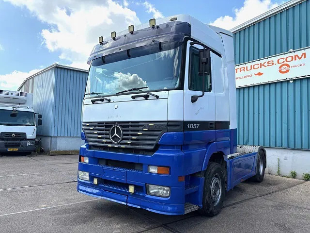 Mercedes-Benz Actros 1857 LS (MP1) MEGASPACE (EPS WITH CLUTCH (3-PEDALS) / RETARDER / REDUCTION AXLE / AIRCONDITIONING) - Tractor unit: picture 1 Mercedes-Benz Actros 1857 LS (MP1) MEGASPACE (EPS WITH CLUTCH (3-PEDALS) / RETARDER / REDUCTION AXLE / AIRCONDITIONING) - Tractor unit: picture 1