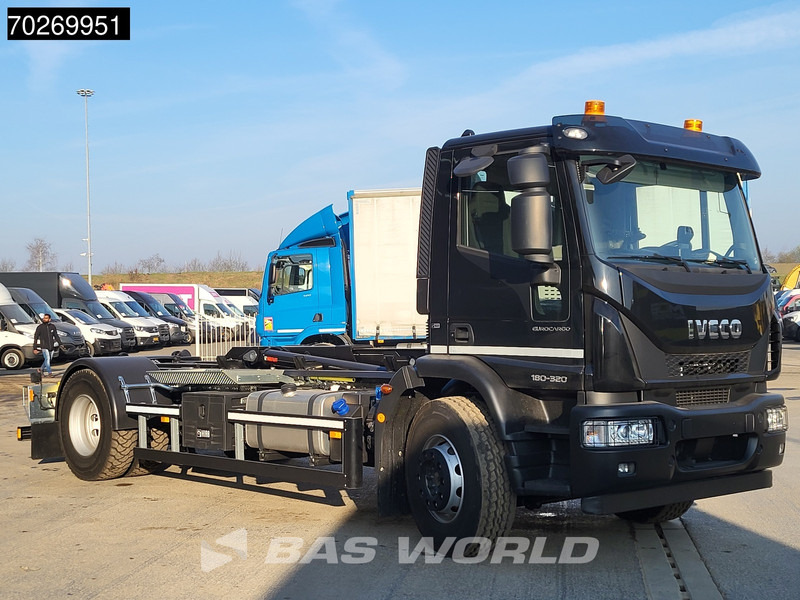 Iveco Eurocargo 180E320 4X2 NEW! 14tons Hiab Multilift ULT14S51 ACC Euro 6 - Hook lift truck: picture 5 Iveco Eurocargo 180E320 4X2 NEW! 14tons Hiab Multilift ULT14S51 ACC Euro 6 - Hook lift truck: picture 5