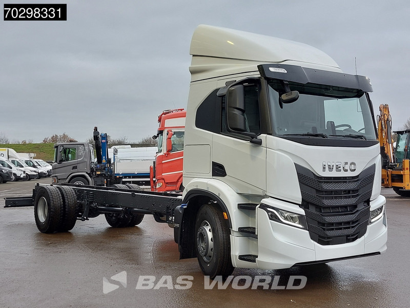 Iveco S-Way 340 4X2 NEW! Chassis ACC Led Euro 6 - Cab chassis truck: picture 3 Iveco S-Way 340 4X2 NEW! Chassis ACC Led Euro 6 - Cab chassis truck: picture 3