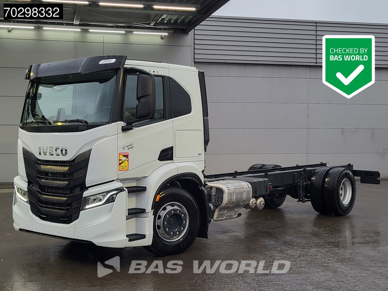 Iveco S-Way 340 4X2 NEW chassis! Automatic Navi ACC LED Euro 6 - Cab chassis truck: picture 1 Iveco S-Way 340 4X2 NEW chassis! Automatic Navi ACC LED Euro 6 - Cab chassis truck: picture 1