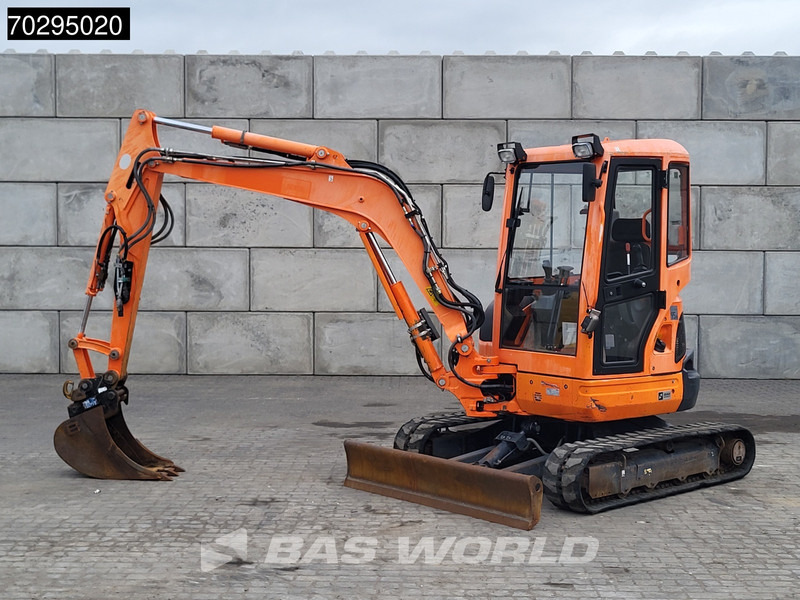 Kubota U35 -3a3 - Mini excavator: picture 2 Kubota U35 -3a3 - Mini excavator: picture 2
