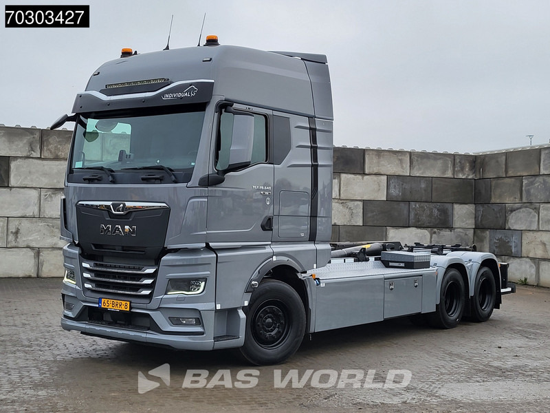 MAN TGX 28.640 TGX 6X2 NL-Truck APK Hyva 26-60-S containersystem Lift-axle Automatic Euro 6 - Hook lift truck: picture 3 MAN TGX 28.640 TGX 6X2 NL-Truck APK Hyva 26-60-S containersystem Lift-axle Automatic Euro 6 - Hook lift truck: picture 3