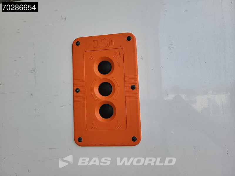 Refrigerator truck Renault T 380 4X2 Carrier Supra1150U-Mt Optibrake Ladebordwand Automatic Navi ACC Euro 6: picture 13