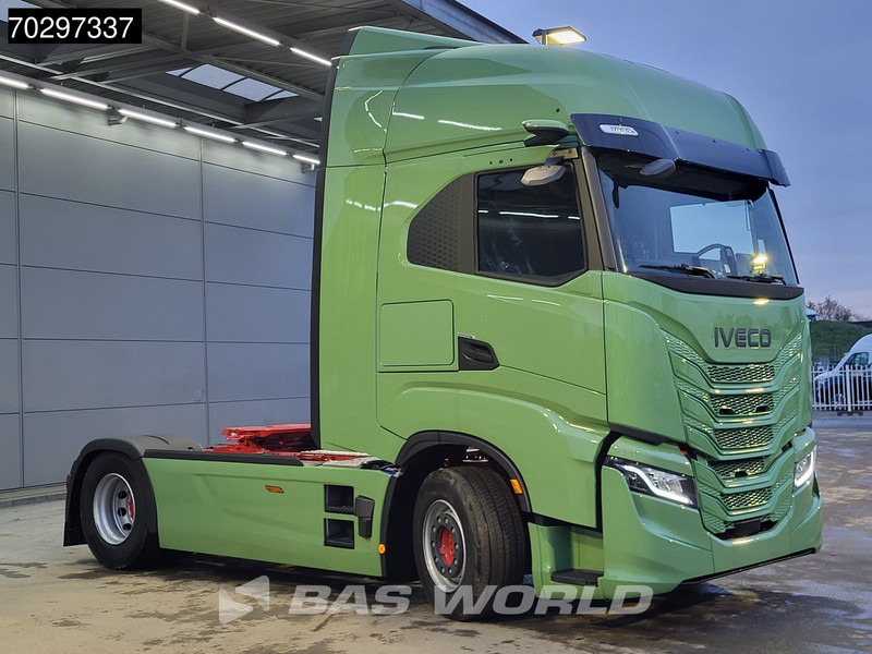 Iveco S-Way 580 4X2 NEW! LED Standklima ACC Navi Euro 6 - Tractor unit: picture 3 Iveco S-Way 580 4X2 NEW! LED Standklima ACC Navi Euro 6 - Tractor unit: picture 3