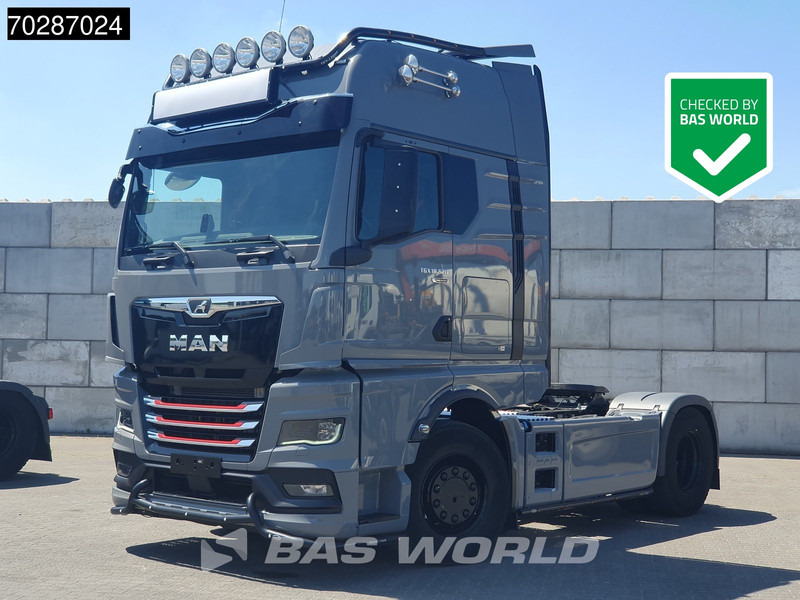 MAN TGX 18.520 4X2 Individual Lion S! GX Retarder Full-Air 2x Tanks Navi LED ACC Euro 6 - Tractor unit: picture 1 MAN TGX 18.520 4X2 Individual Lion S! GX Retarder Full-Air 2x Tanks Navi LED ACC Euro 6 - Tractor unit: picture 1
