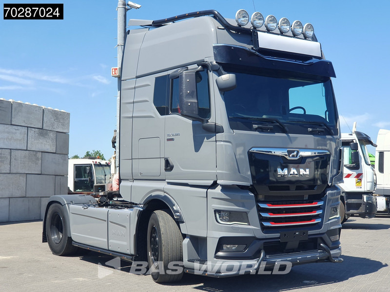 MAN TGX 18.520 4X2 Individual Lion S! GX Retarder Full-Air 2x Tanks Navi LED ACC Euro 6 - Tractor unit: picture 3 MAN TGX 18.520 4X2 Individual Lion S! GX Retarder Full-Air 2x Tanks Navi LED ACC Euro 6 - Tractor unit: picture 3