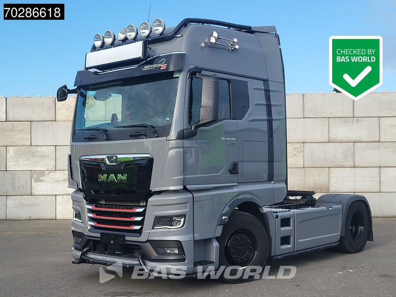 MAN TGX 18.520 4X2 Individual Lion S! GX Retarder Full-Air 2x Tanks Navi LED ACC Euro 6 - Tractor unit: picture 1 MAN TGX 18.520 4X2 Individual Lion S! GX Retarder Full-Air 2x Tanks Navi LED ACC Euro 6 - Tractor unit: picture 1