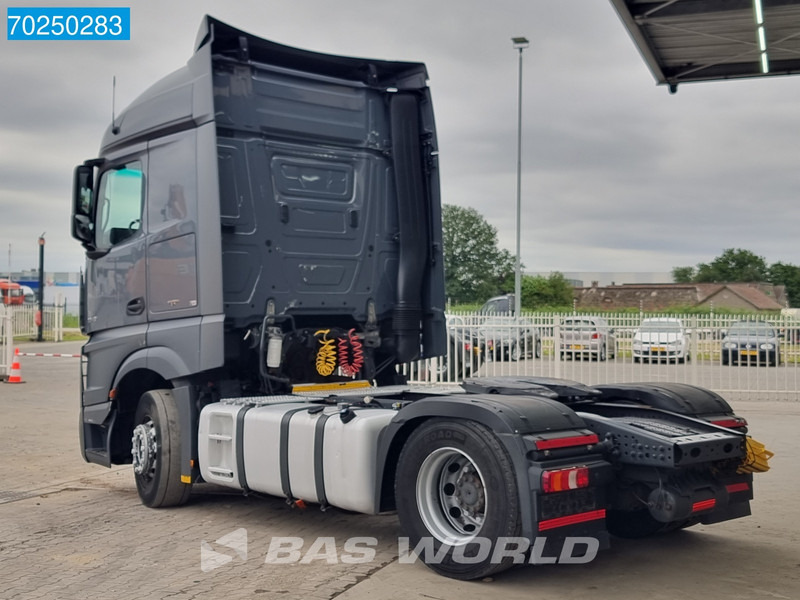 Mercedes-Benz Actros 1845 4X2 StreamSpace 2x Tanks - Tractor unit: picture 2 Mercedes-Benz Actros 1845 4X2 StreamSpace 2x Tanks - Tractor unit: picture 2