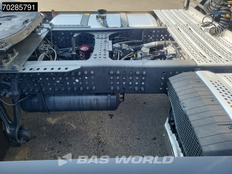 Mercedes-Benz Actros 1845 Actros 4X2 GigaSpace Retarder Standklima Mirrorcam Navi PPC - Tractor unit: picture 3 Mercedes-Benz Actros 1845 Actros 4X2 GigaSpace Retarder Standklima Mirrorcam Navi PPC - Tractor unit: picture 3