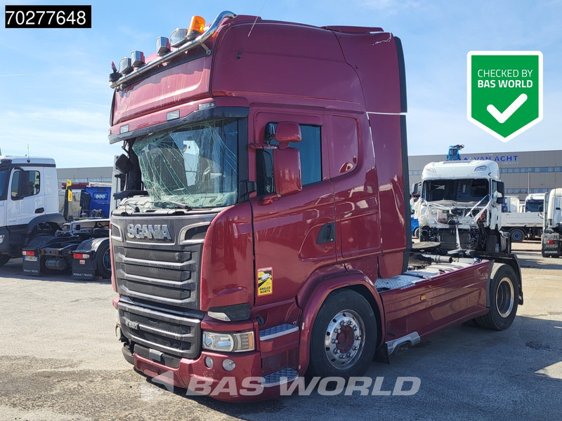 Scania R520 4X2 DAMAGED! Retarder Full-Air Standklima ACC Hydrauliek Euro 6 - Tractor unit: picture 1 Scania R520 4X2 DAMAGED! Retarder Full-Air Standklima ACC Hydrauliek Euro 6 - Tractor unit: picture 1