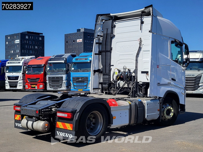 Volvo FH 460 4X2 LNG VEB+ I-ParkCool LED ACC - Tractor unit: picture 5 Volvo FH 460 4X2 LNG VEB+ I-ParkCool LED ACC - Tractor unit: picture 5