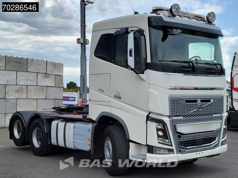 Volvo FH16 750 FH16 6X4 Retarder Big-Axle Xenon Liftaxle Euro 6 - Tractor unit: picture 3 Volvo FH16 750 FH16 6X4 Retarder Big-Axle Xenon Liftaxle Euro 6 - Tractor unit: picture 3
