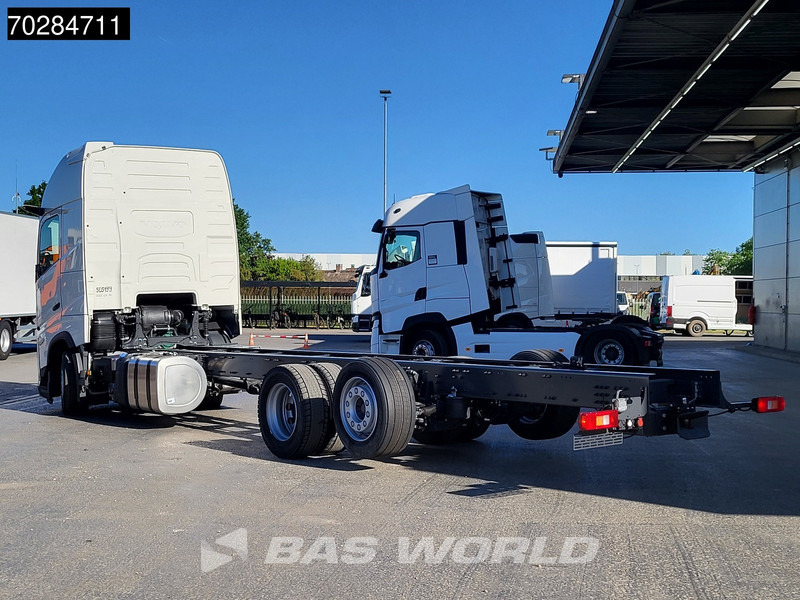 Volvo FH 62 R AERO 6X2 NEW Horsetruck chassis Lift+Lenkachse Dynamic Steering Mirror cam Euro 6 - Truck: picture 2 Volvo FH 62 R AERO 6X2 NEW Horsetruck chassis Lift+Lenkachse Dynamic Steering Mirror cam Euro 6 - Truck: picture 2