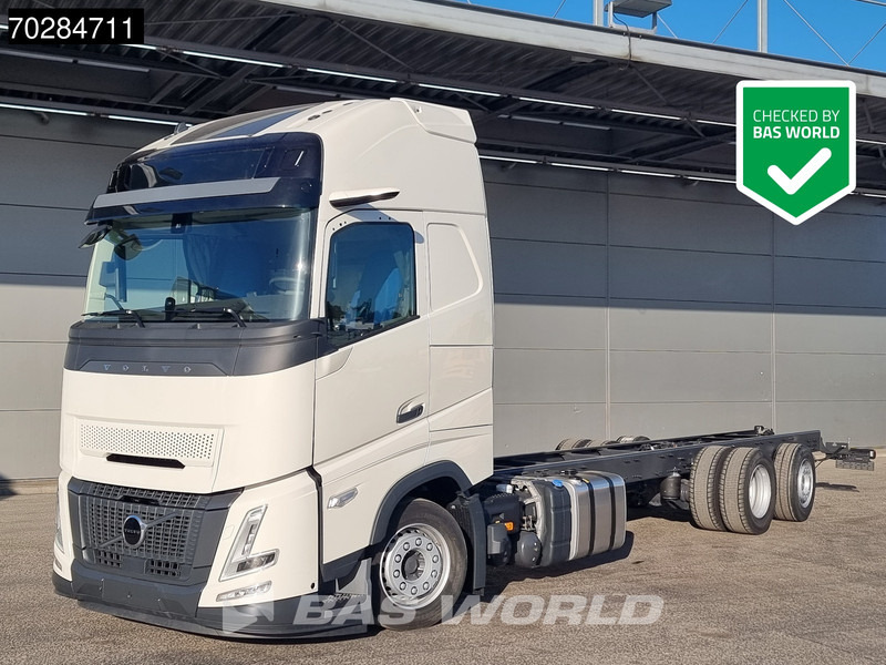 Volvo FH 62 R AERO 6X2 NEW Horsetruck chassis Lift+Lenkachse Dynamic Steering Mirror cam Euro 6 - Cab chassis truck: picture 1 Volvo FH 62 R AERO 6X2 NEW Horsetruck chassis Lift+Lenkachse Dynamic Steering Mirror cam Euro 6 - Cab chassis truck: picture 1