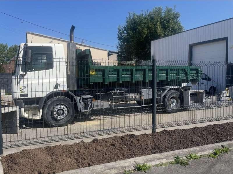 DAF 75CF - Hook lift truck: picture 2 DAF 75CF - Hook lift truck: picture 2