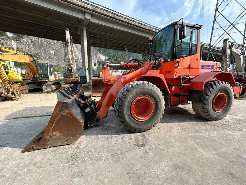 Hitachi W130A - Wheel loader: picture 5 Hitachi W130A - Wheel loader: picture 5