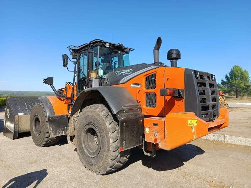 Hitachi ZW220-7 - Wheel loader: picture 3 Hitachi ZW220-7 - Wheel loader: picture 3