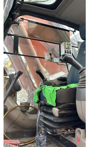 Demolition excavator Hitachi ZX350LC-3: picture 14