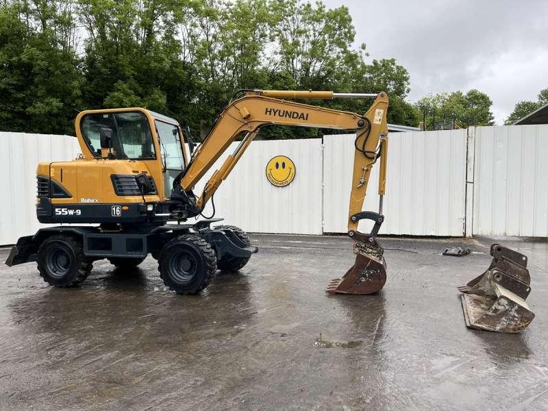 Hyundai ROBEX 55W-9 / R55W-9 - Wheel excavator: picture 1 Hyundai ROBEX 55W-9 / R55W-9 - Wheel excavator: picture 1