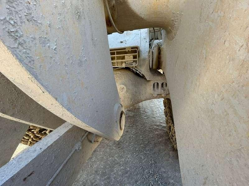 Wheel loader Komatsu WA600-8E0: picture 37