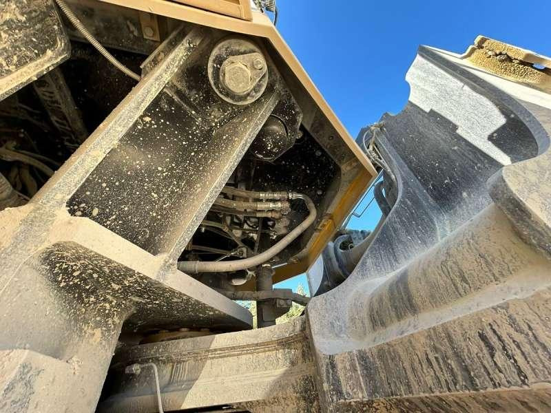 Wheel loader Komatsu WA600-8E0: picture 28