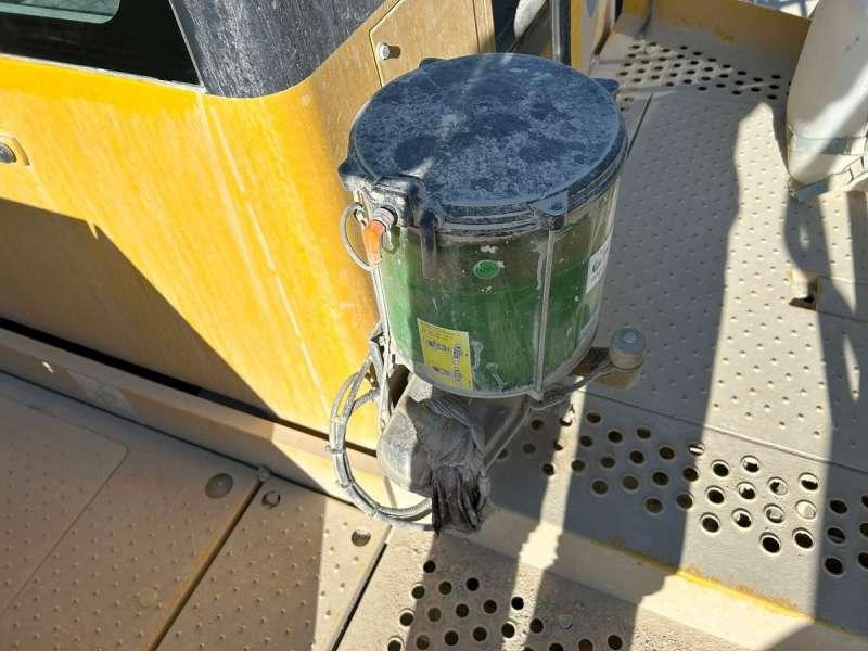 Wheel loader Komatsu WA600-8E0: picture 35